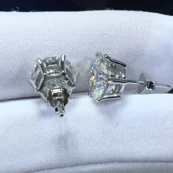 3cwt Certified vvs1 D .36" Round Brilliant moissonite diamond studs - Picture 2 of 12